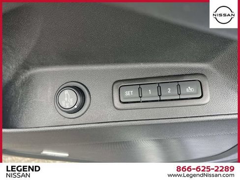 Used 2023 Chevrolet Equinox Premier AWD/4WD image 19