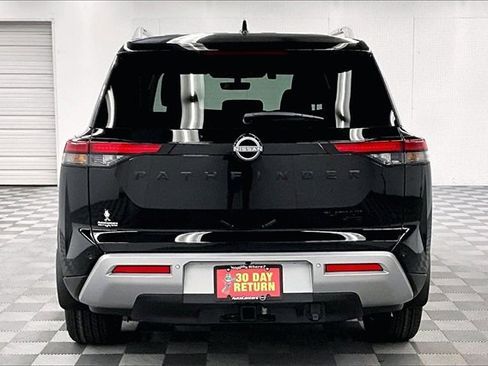 New 2025 Nissan Pathfinder Platinum image 4