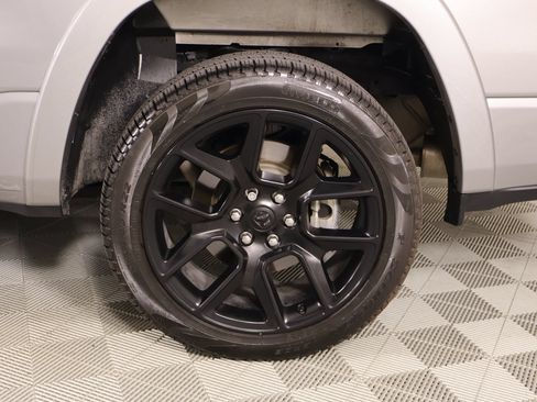Used 2022 RAM 1500 Laramie AWD/4WD image 18
