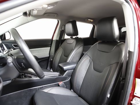 Used 2022 Jeep Compass Latitude image 23