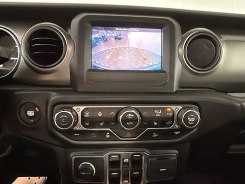 Used 2023 Jeep Wrangler Unlimited w/ Cold Weather Group AWD/4WD image 22