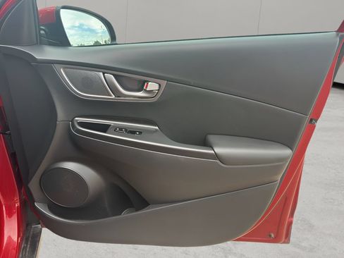 Used 2021 Hyundai Kona Limited w/ Cargo Package FWD image 19