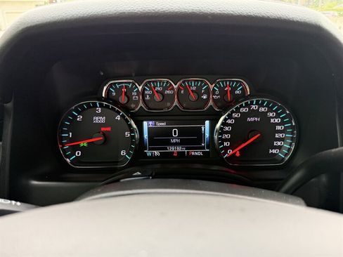 Used 2020 Chevrolet Suburban LT RWD image 22