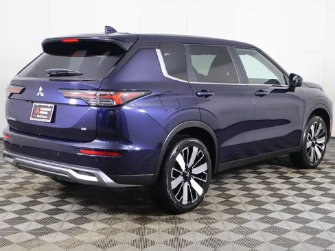 New 2026 Mitsubishi Outlander SE image 13