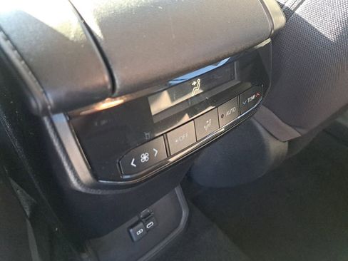 Certified 2023 Toyota Highlander LE image 10