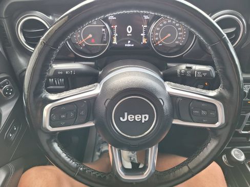 Used 2021 Jeep Wrangler Unlimited Sahara AWD/4WD image 23