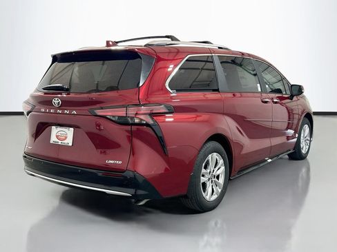 New 2026 Toyota Sienna Limited AWD/4WD image 4