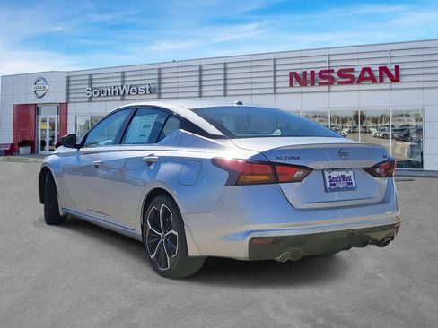New 2025 Nissan Altima 2.5 SR image 8