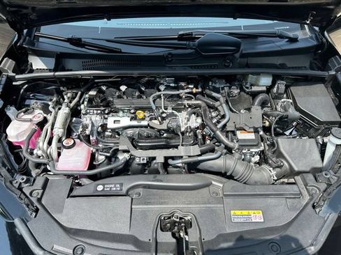 Used 2025 Toyota Prius Plug-In Hybrid FWD image 10