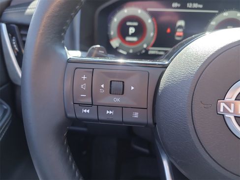 Certified 2023 Nissan Rogue Platinum image 30