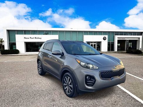 Used 2018 Kia Sportage EX w/ EX Premium Package image 2