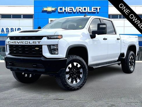 Used 2020 Chevrolet Silverado 2500 Custom w/ Custom Value Package image 3