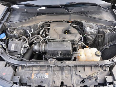 Used 2020 Ford Explorer XLT w/ Equipment Group 202A image 30