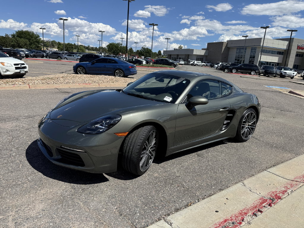 Used 2022 Porsche 718 Cayman w/ Premium Package RWD image 4