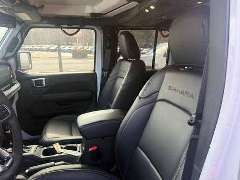 Used 2024 Jeep Wrangler Sahara w/ Technology Group image 12