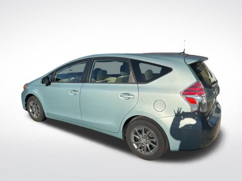 Used 2017 Toyota Prius V Two image 3