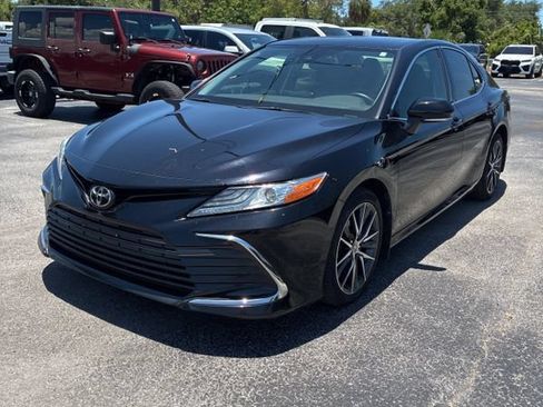 Used 2021 Toyota Camry XLE AWD/4WD image 1