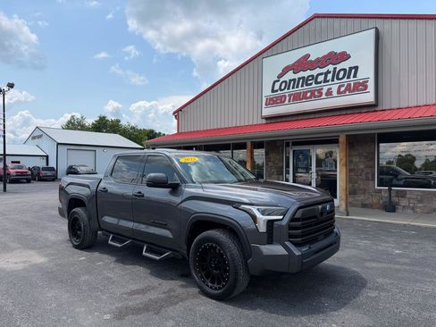 Used 2022 Toyota Tundra SR5 AWD/4WD image 2