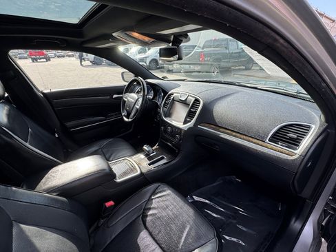 Used 2014 Chrysler 300 C image 17