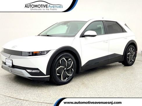 Used 2022 Hyundai Ioniq 5 SE image 1