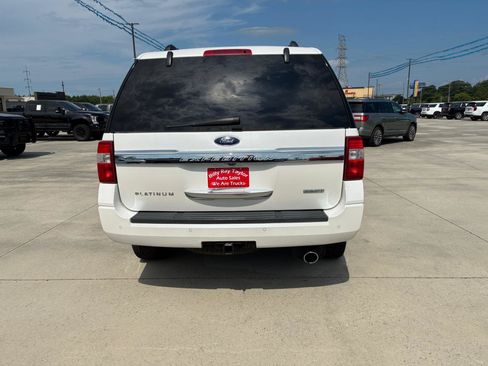 Used 2017 Ford Expedition Platinum RWD image 6