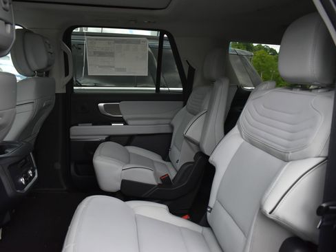 New 2026 Ford Expedition Max Platinum AWD/4WD image 19