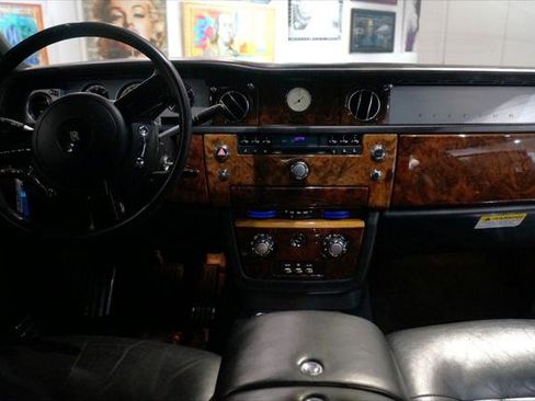 Used 2004 Rolls-Royce Phantom Sedan image 17