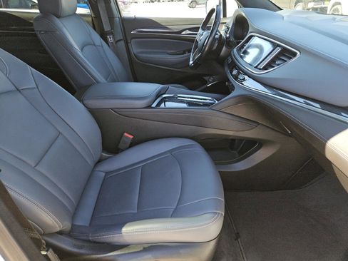 Used 2024 Buick Enclave Premium image 30