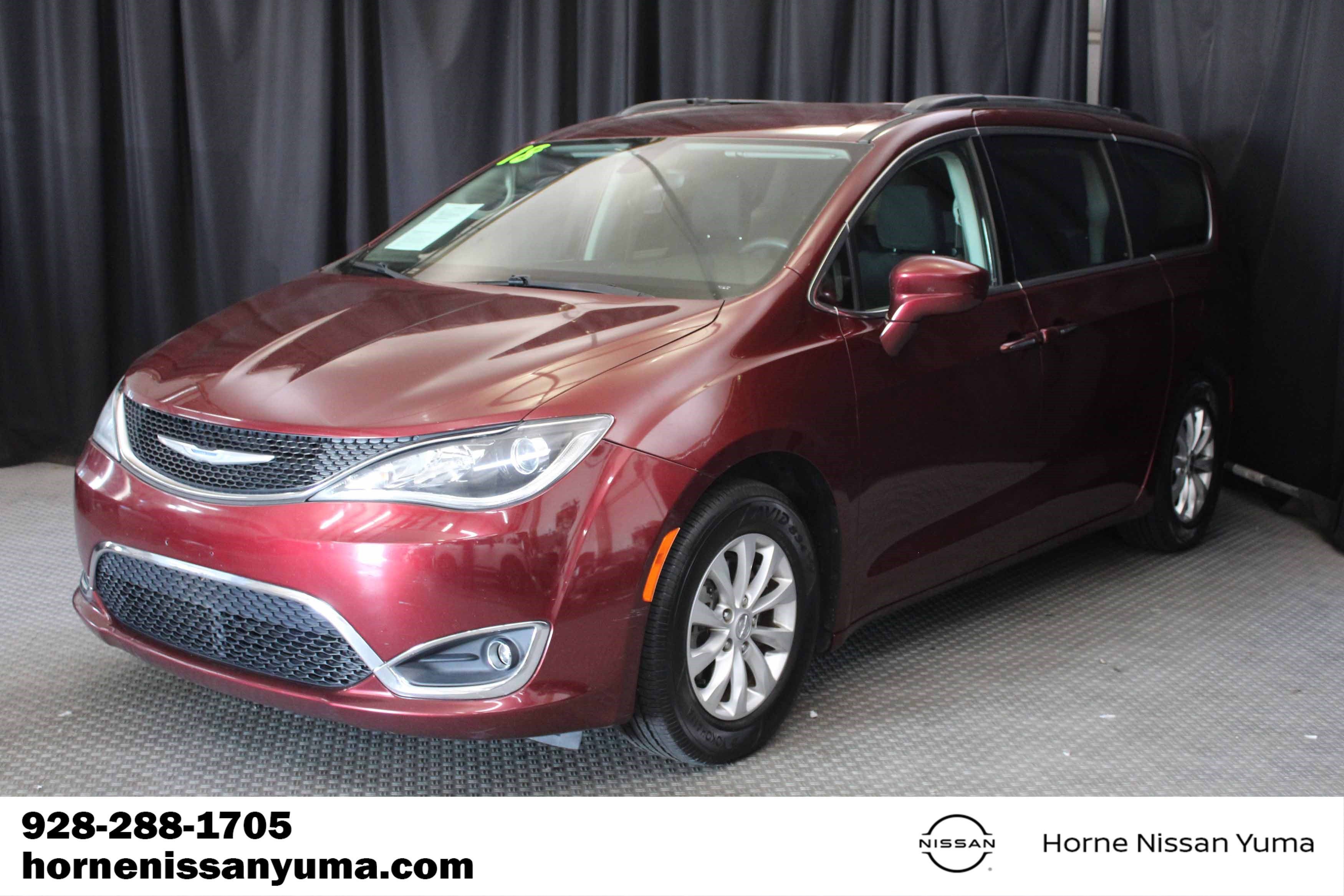 Used 2018 Chrysler Pacifica Touring Plus FWD image 3