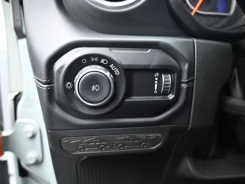 Used 2024 Jeep Wrangler Unlimited Sahara w/ Safety Group AWD/4WD image 12