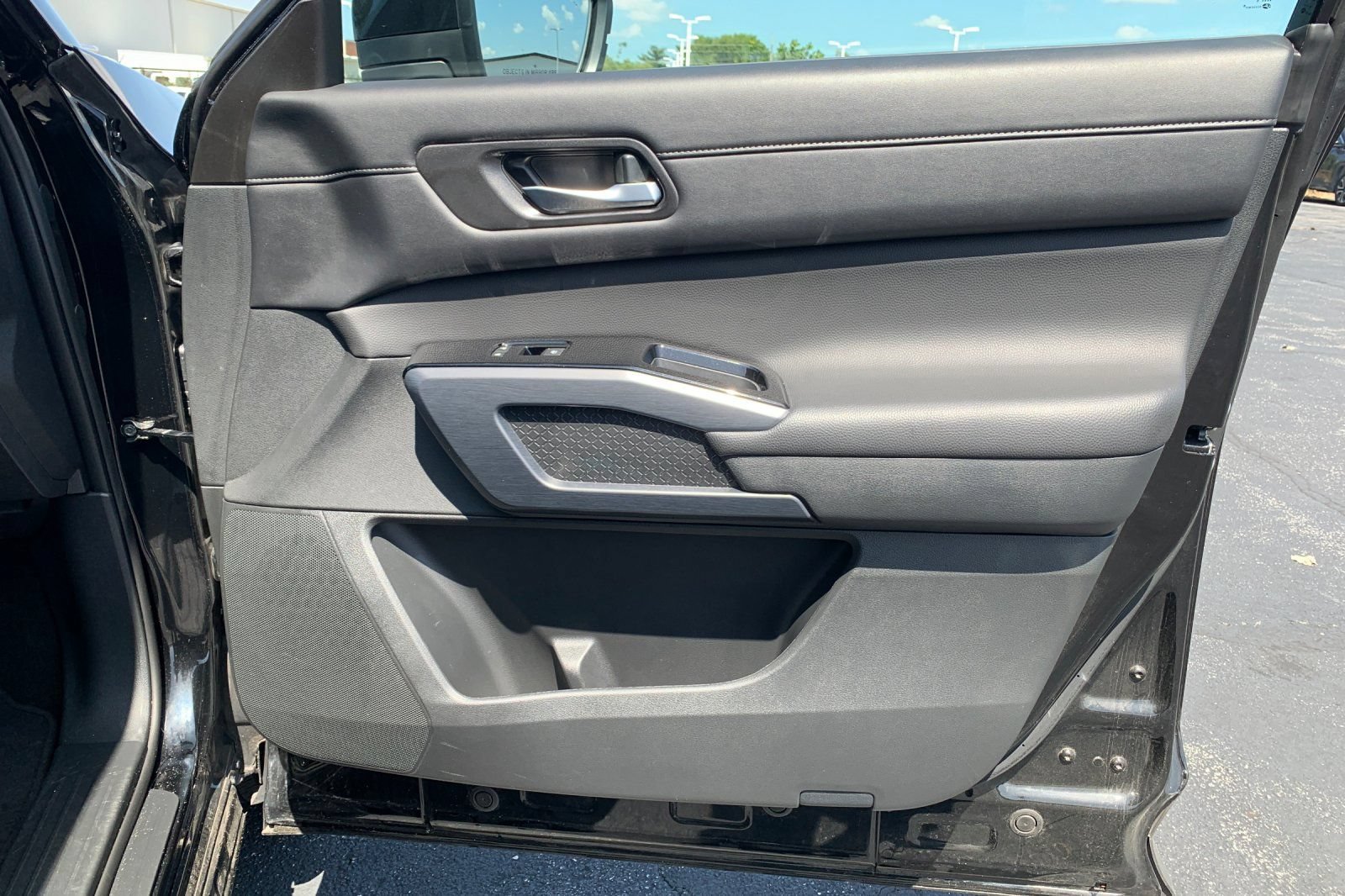 Used 2025 Nissan Pathfinder SL AWD/4WD image 23