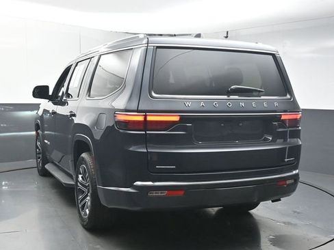 Used 2022 Jeep Wagoneer Series III w/ Flexible Seating Group image 6