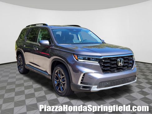 New 2025 Honda Pilot Touring image 1