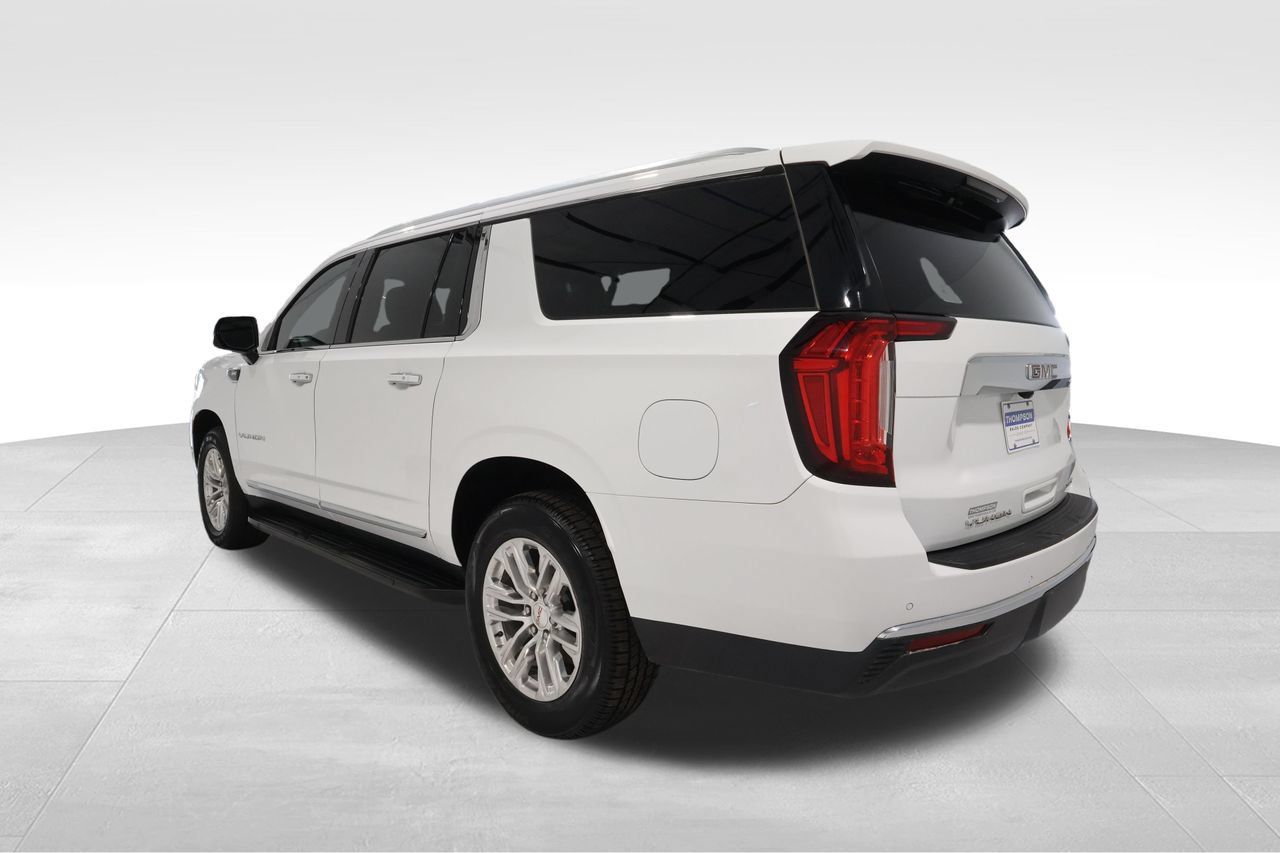 Used 2022 GMC Yukon XL SLT w/ SLT Premium Package AWD/4WD image 2