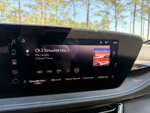 Used 2025 Buick Envista Sport Touring image 19