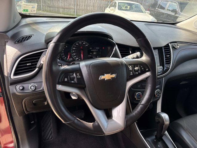 Used 2019 Chevrolet Trax LT w/ LT Convenience Package FWD image 21