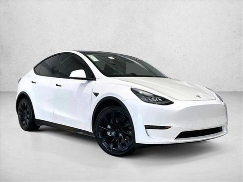 Used 2022 Tesla Model Y Long Range AWD/4WD image 12