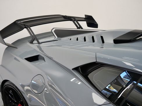 Used 2022 Lamborghini Huracan STO RWD image 38