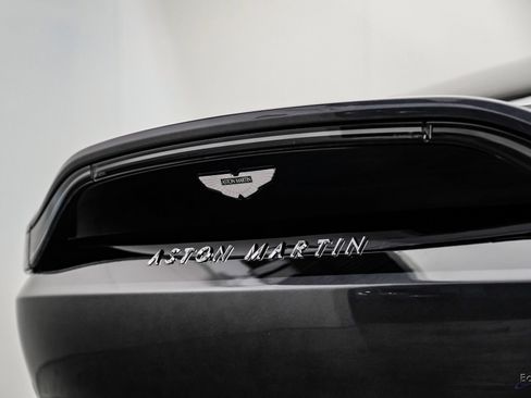 Used 2023 Aston Martin V12 Vantage RWD image 18