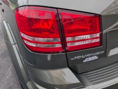 Used 2017 Dodge Journey SE FWD image 11