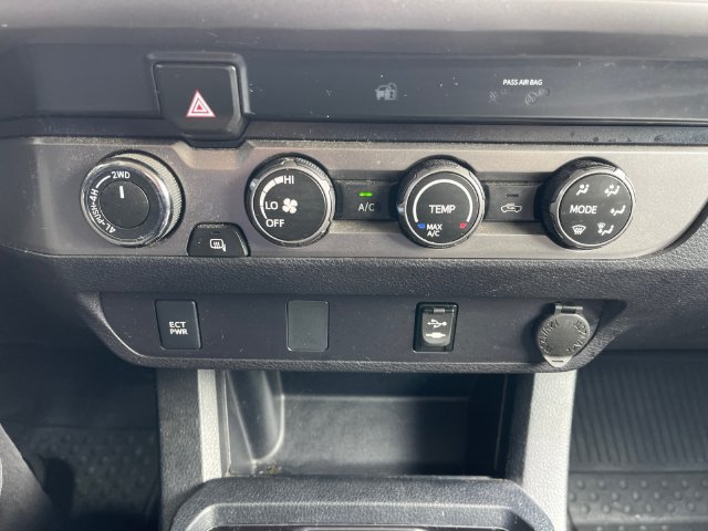 Used 2019 Toyota Tacoma SR5 AWD/4WD image 21