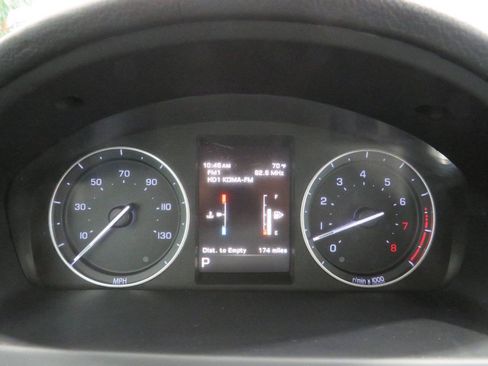 Used 2015 Land Rover LR2 AWD/4WD image 17