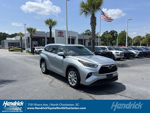 Used 2020 Toyota Highlander Limited AWD/4WD image 1
