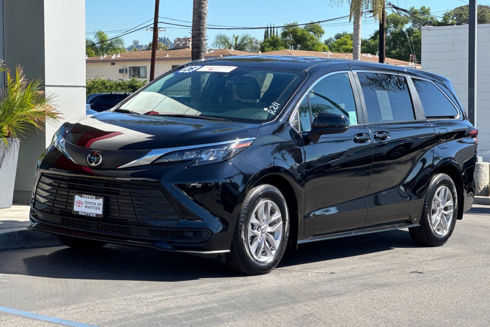 Certified 2026 Toyota Sienna LE FWD image 10