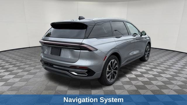 Used 2025 Lincoln Nautilus Reserve AWD/4WD image 5