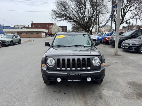 Used 2017 Jeep Patriot Latitude AWD/4WD image 3