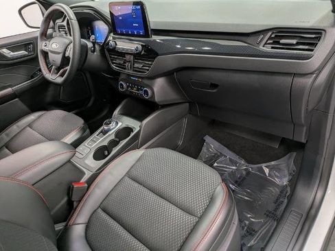 Certified 2025 Ford Escape ST-Line w/ Cold Weather Package image 29