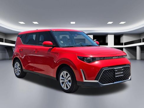 Used 2023 Kia Soul LX FWD image 8