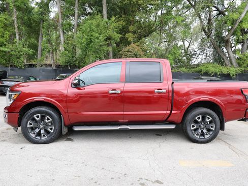 Used 2021 Nissan Titan Platinum Reserve w/ Moonroof Package image 7