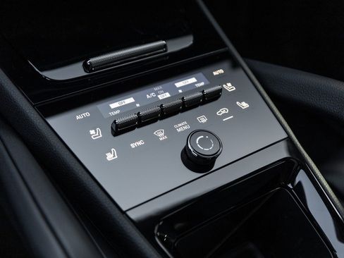 Certified 2026 Porsche Cayenne AWD/4WD image 27